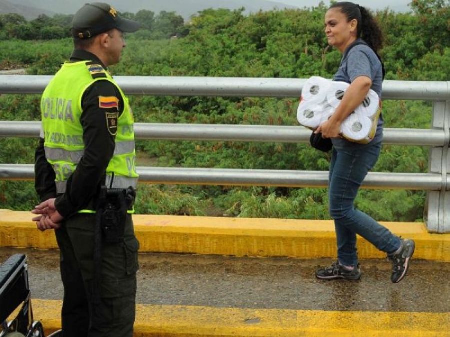 Venezuela: Siêu thị trống, giấy vệ sinh giá 30 USD một cuộn