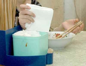 Nhầm lẫn giấy vệ sinh v&agrave; giấy ăn